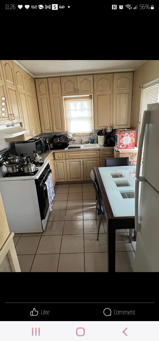 Beatifal Four Piece Kitchen Table