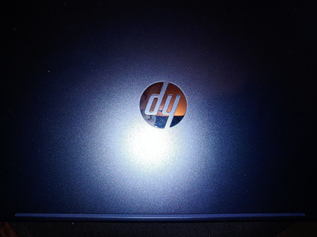 Selling HP Pavillion laptop