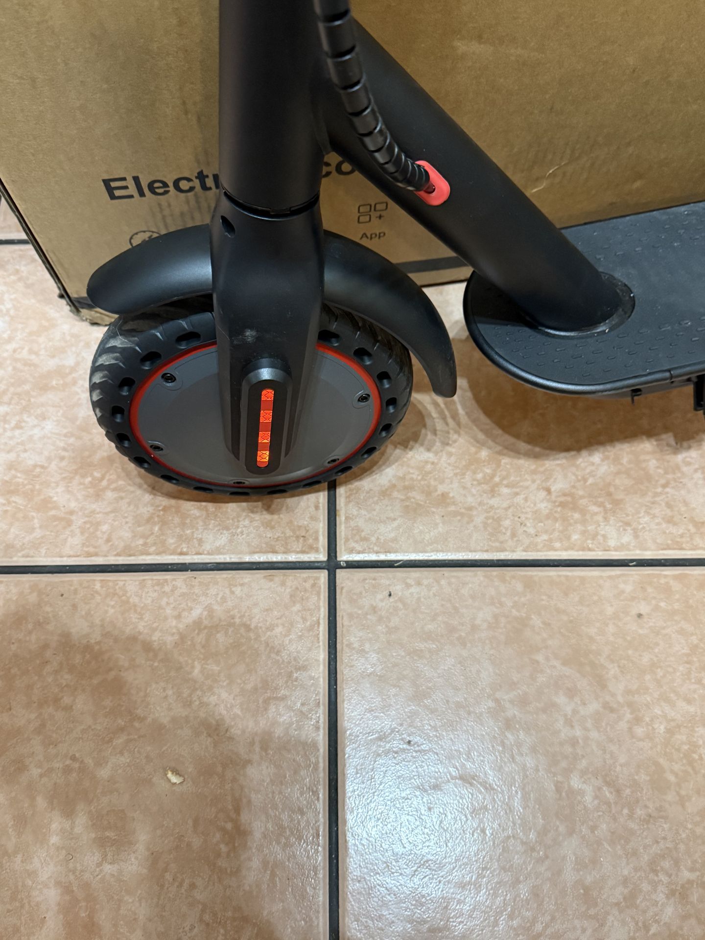 E-scooters 25 mph adult 350watt motor WQ-W4 Pro Folding Electric Scooter has app setting Blue tooth , speed, eco mode, π lockdown mode wt. c