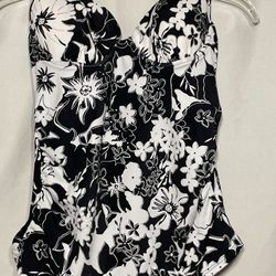 Shape Fx Swimsuit Women’s Size 10