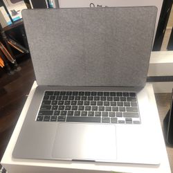 💻 2024 Apple MacBook Air 15" M3 Chip – Silver Price: $999.98