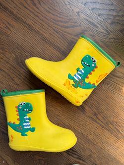 Free with any purchase—Kid cute rain boot 20cm