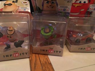 Disney Infinity crystal Toys r Us characters for Sale in Lombard IL
