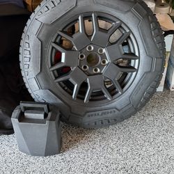 Cybertruck Spare Tire + Tool Kit