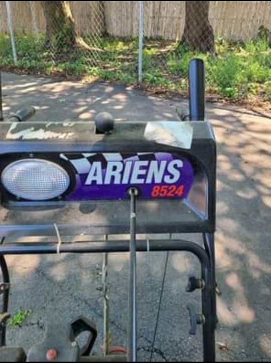 Ariens 8524 Snow Blower 