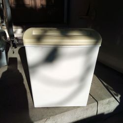 !! Paper Shredder Works Good 