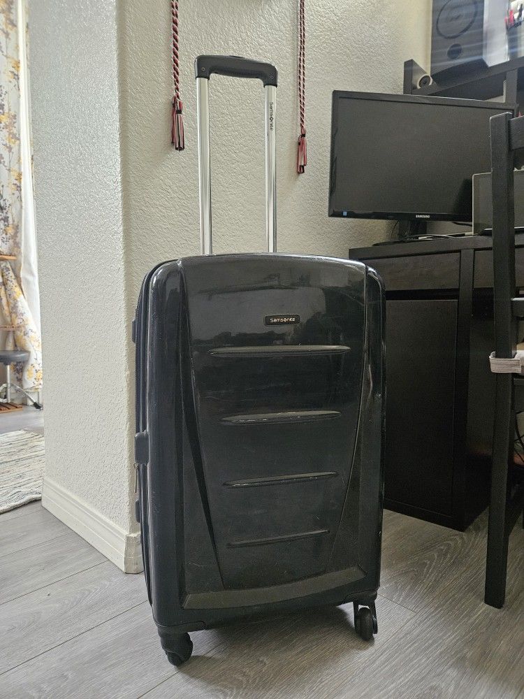 Samsonite 24" Hardshell Suitcase