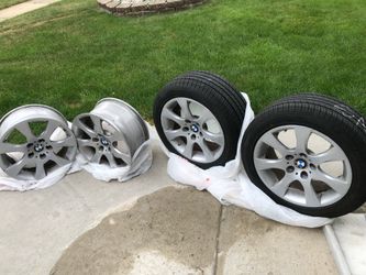 OEM stocks ( size 225/50/R17)rims and 4 sensors BMW 3 series 331i convertible.Everything is working good and good condition,come with 2 tires like new