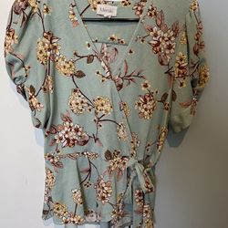 Women’s Tops Large