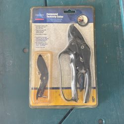 Tack strip Cutter