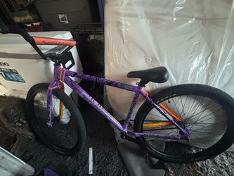 Naruto bike Throne 29”  $500 can negotiate