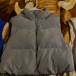 Cropped Puffer Vest 