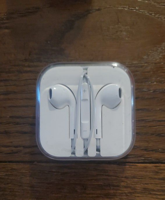 New Apple Earpods Headphones