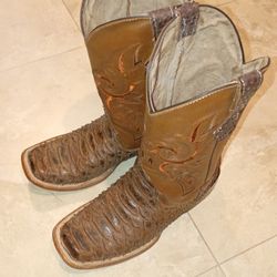 PYTHON BROW BOOTS SIZE 8E
