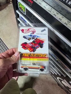 Hot Wheels Flying Customs '83 Chevy Silverado