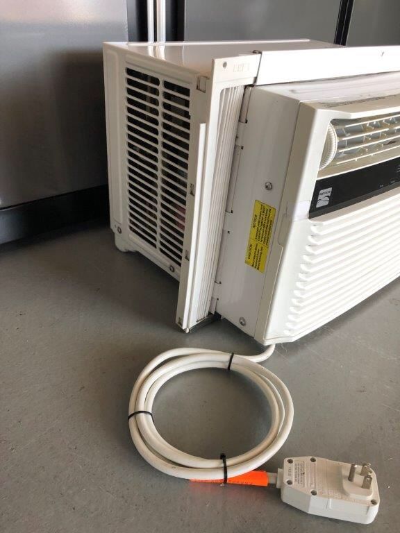 Kenmore 5200 BTU 115 Volt Wall Air Conditioner (Excellent Condition