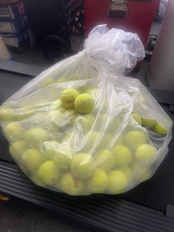 110  Pelotas de tenis