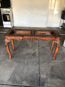 Table , glass missing , no tiene vidrios