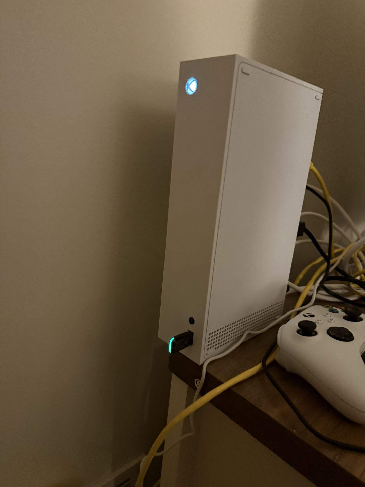 Xbox One A With Controller And Wireless Headset