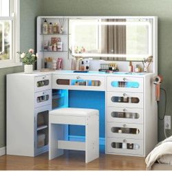 Brand New 8 Drawer Vanity