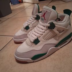 Jordan 4 SB Pine Green (Size 9.5)