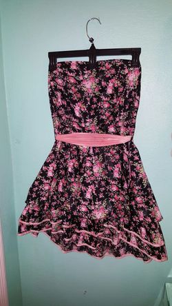 Cute summer dress..black floral...size large jrs....Brand new with tags!
