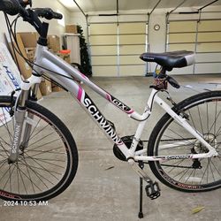 Schwinn GIRLS BIKE 21 SPEED