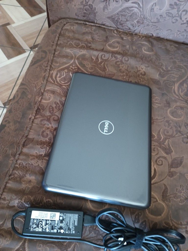 Touchscreen Laptop Dell Latitude 3380-core i3-8gb Ram-128gb HD SSD Solid.