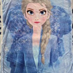 3 × 4  DISNEY THROW BLANKET WITH ELSA