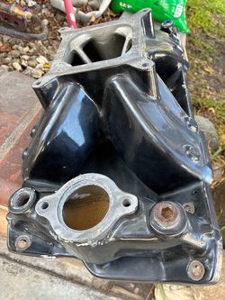 Edelbrock SBC victor intake 383  Chevy 400