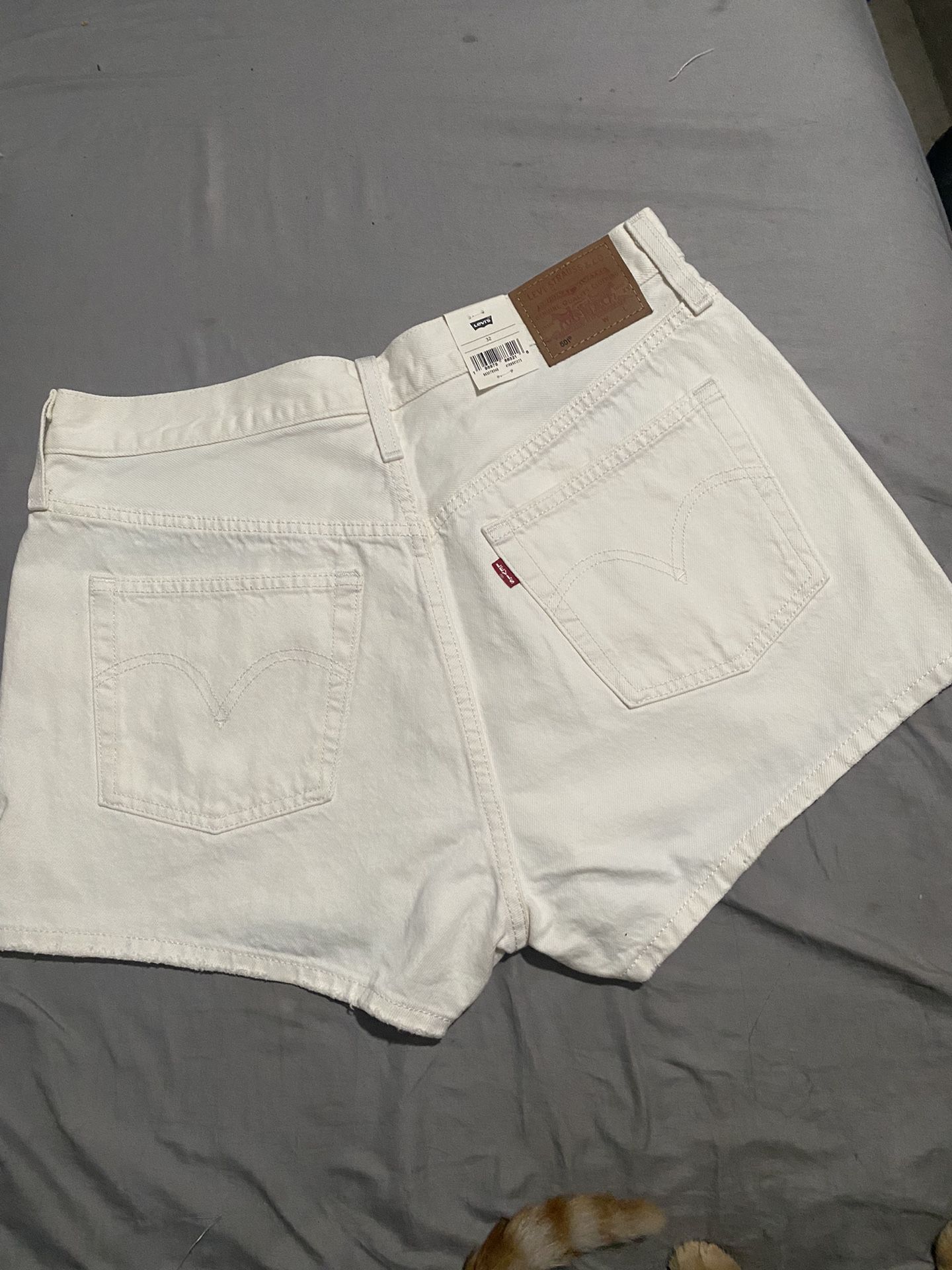 Size 32 Levi’s Women’s Premium 501 Original Shorts