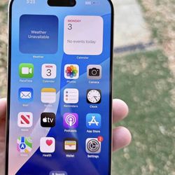 iPhone 15 Pro Max UNLOCKED 