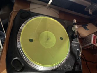 Numark Turntable 