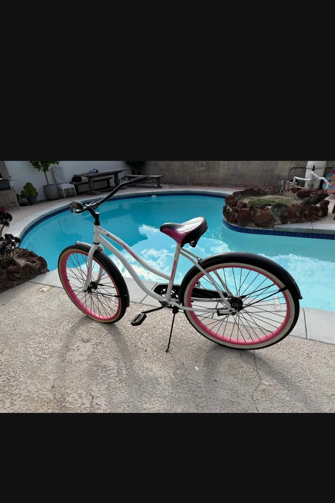 Pink Huffy Beach Water 26”/Mongoose Standoff Men’s 26”