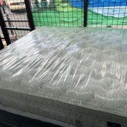 KING SIZE KLUFT AIRELOOM HANDMADE (LUXURY-PLUSH) MATTRESS & BOX SPRINGS BED SET