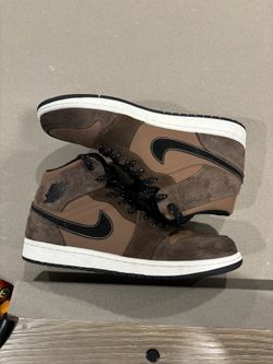 Jordan 1 Mid Dark Chocolate