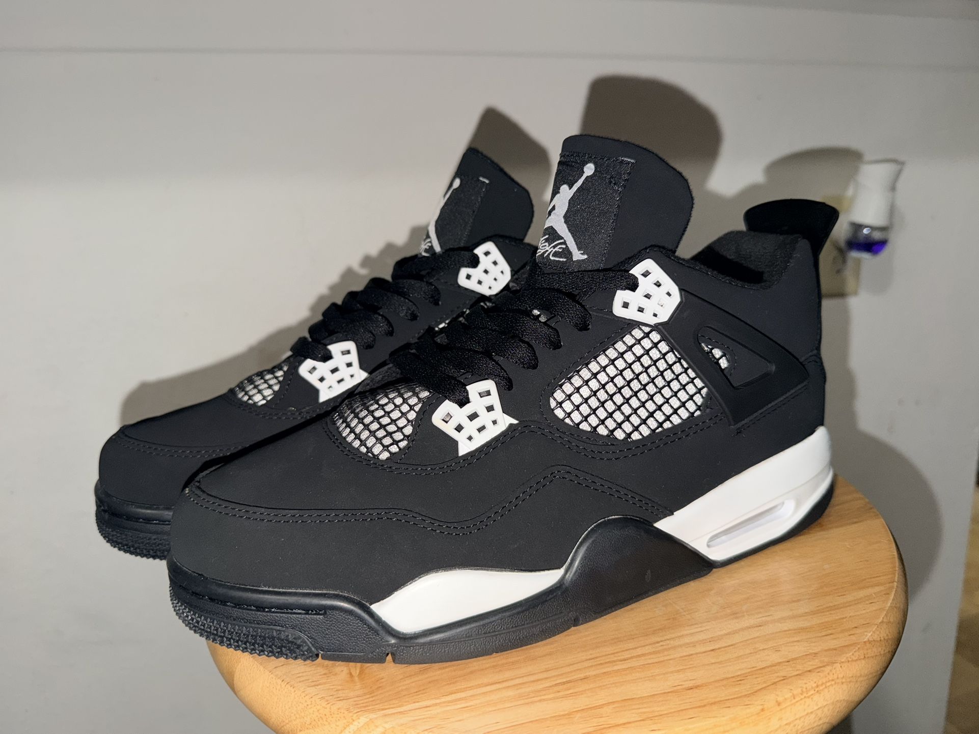 Air Jordan 4 White Thunder (Size 10) NO BOX‼️