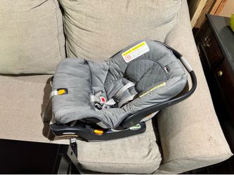 Chicco car seat and 2 based