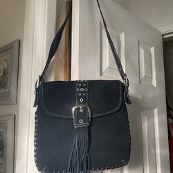 Black Medium-sized Saddlebag Purse With Fringe Flap 