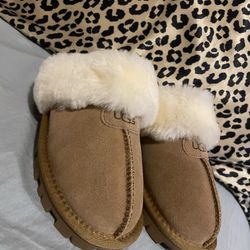 UGG Tasman Slippers (Size 7: W)