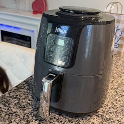 Ninja Air Fryer 4-Qt.