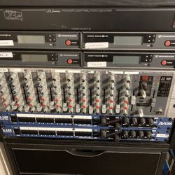 Vendo Equipo De Sonido Y Para 4 Micrófonos Inalámbricos 