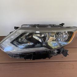 2017 2018 2019 Nissan Rogue Halogen Left Driver Headlight OEM