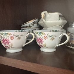 $15 for 2 vintage teacups made by Noritake in the Peony pattern