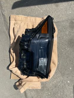 4th Generation OEM RH Side Toyota Tacoma Headlight