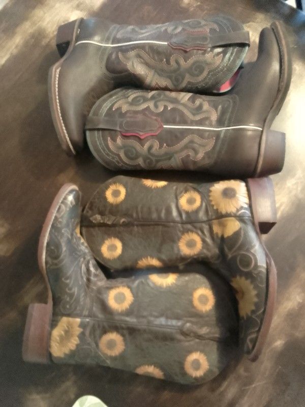 Sunflower Boots Size 8 45$ Alfa Boots Size 7.5 45$ Or 70$ For Both Barely Worn