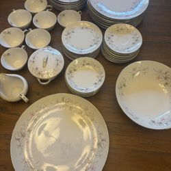 Wentworth Vintage Fine China 51 Piece Priscilla Set