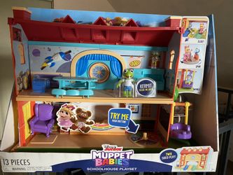 Muppet babies school house play set