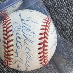500 Home Run Club Autographed ball, 11 Sigs. Mickey mantle, COA  Papers come with it. 