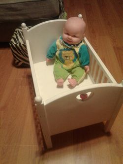 CUNITA. CON EL MUNECO